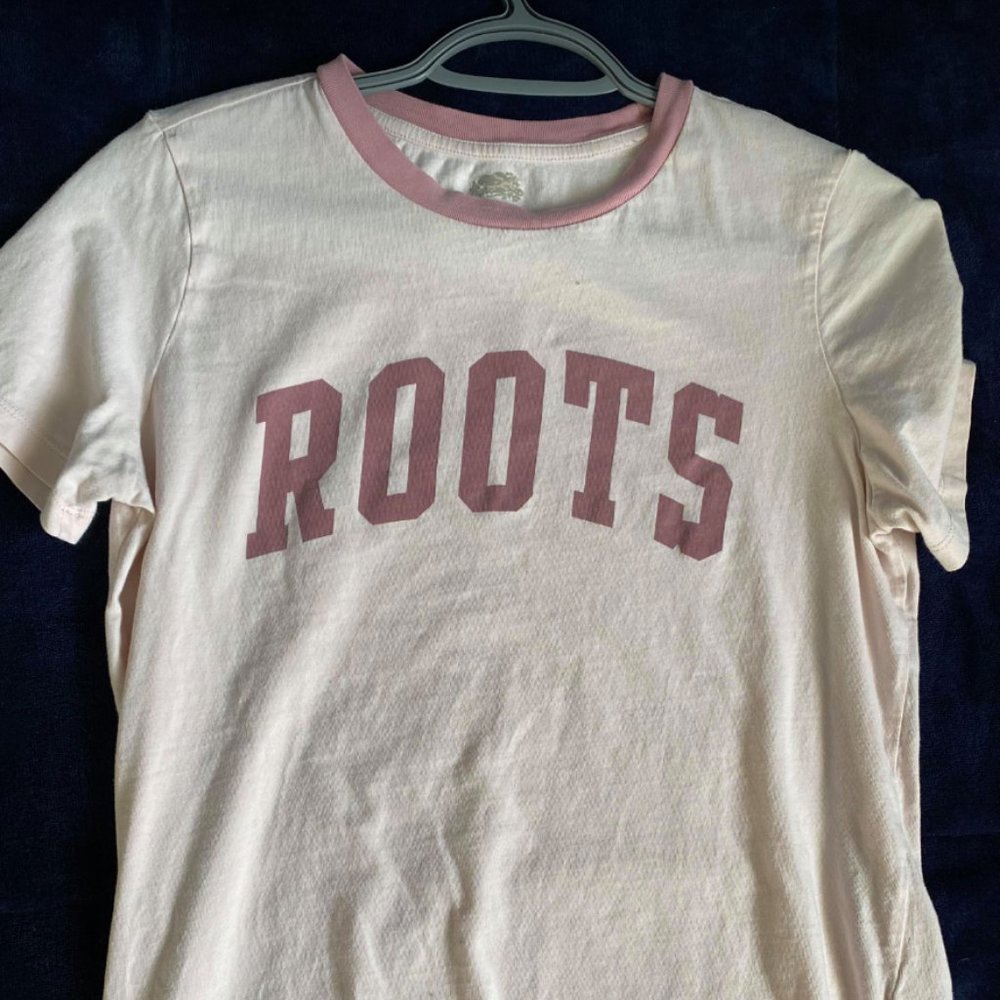 Roots tee
